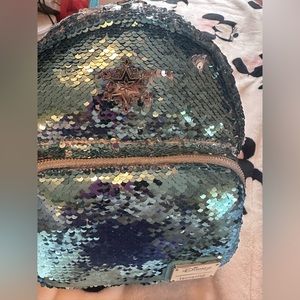 Disney Frozen Loungefly. Brand new. Price includes shipping and insurance.